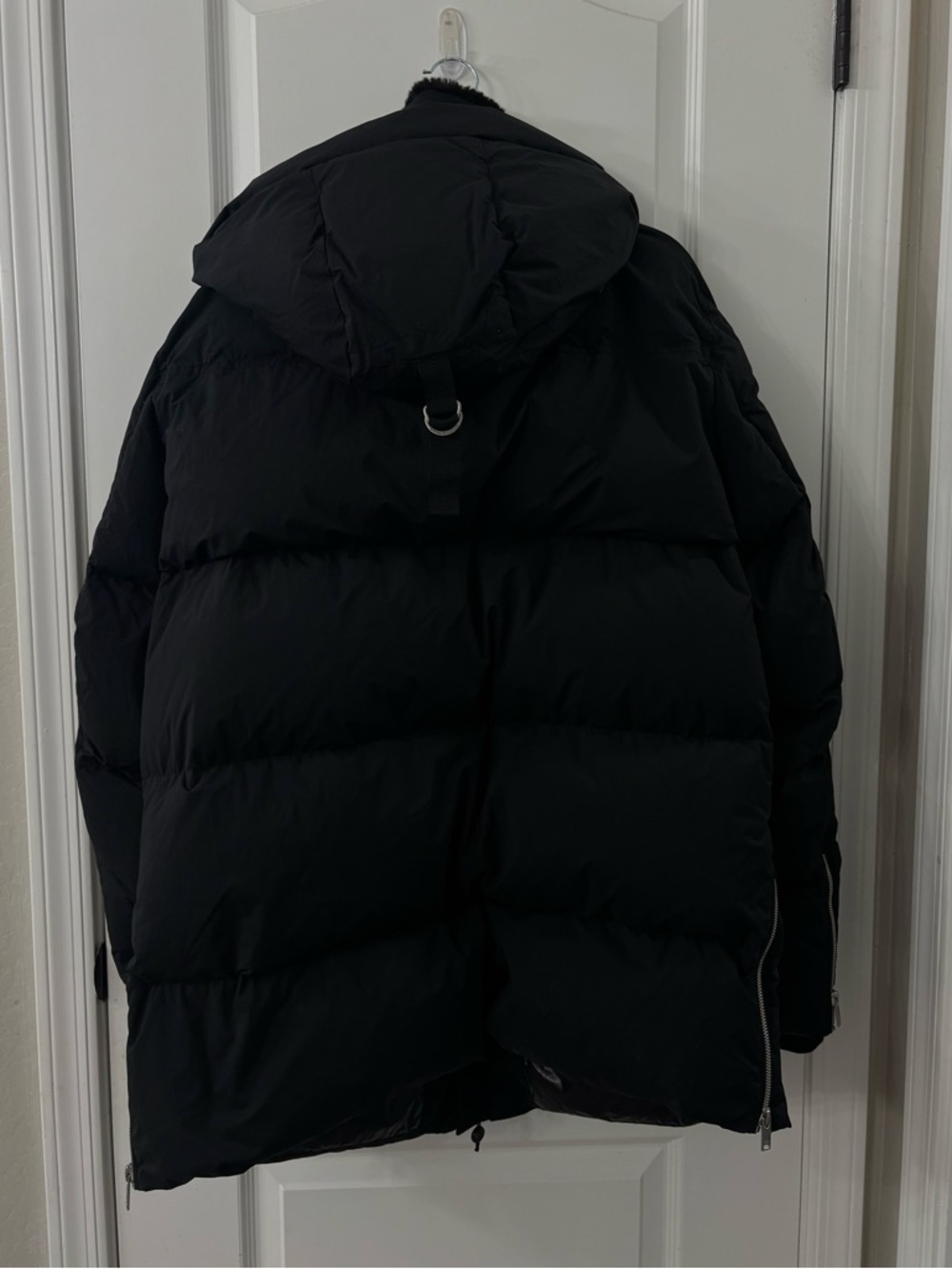 Moose Knuckles Men's Black Quilted Puffer Coat - Picture 5 of 15